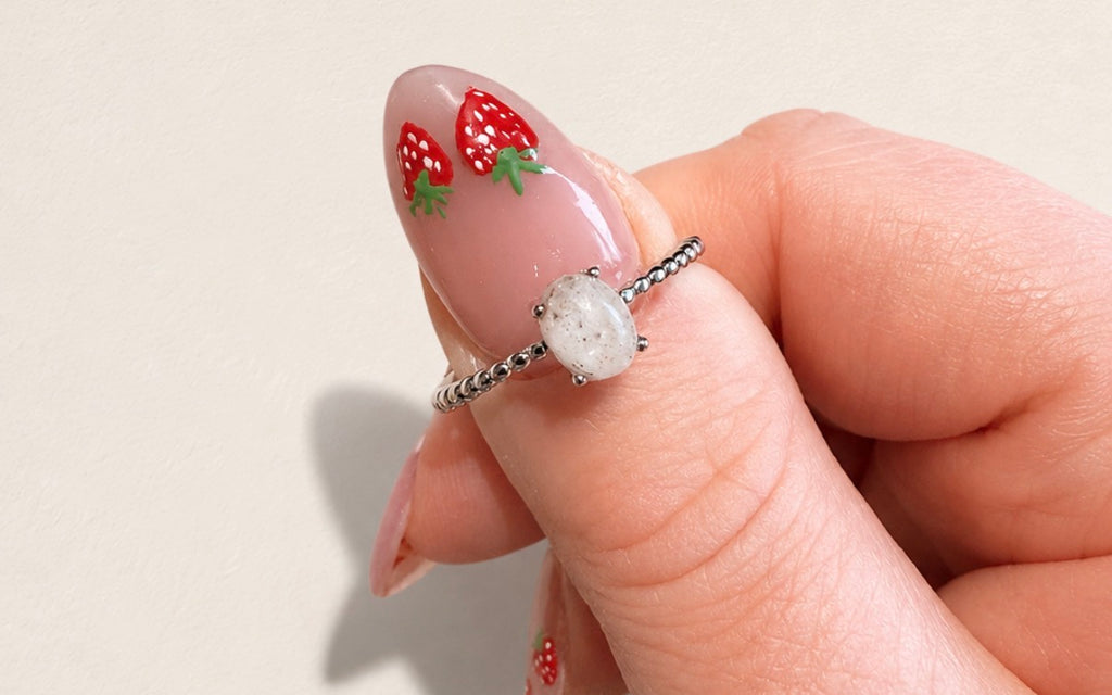 Petite Remembrance Ring